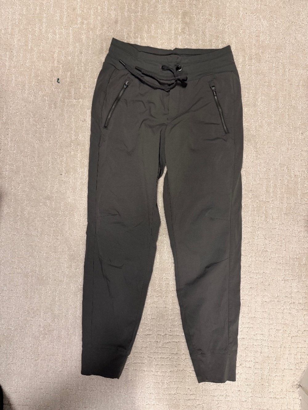 Athleta army green Trekkie jogger size 2 excellent condition